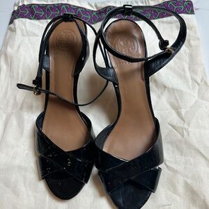 Tory Burch Black Patent Leather Sandals Size 7.5